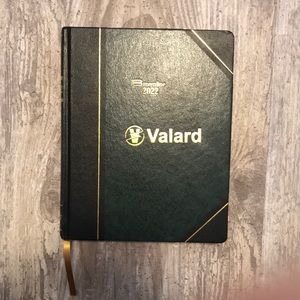 BRAND NEW 2022 Brownline daily planner